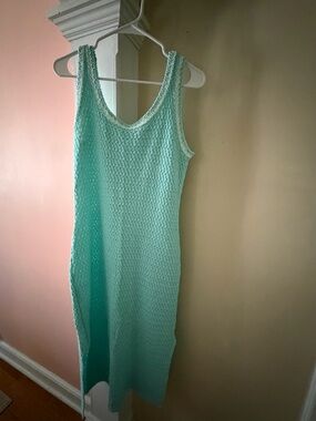 Vineyard Vines crocheted midi dress. Size S